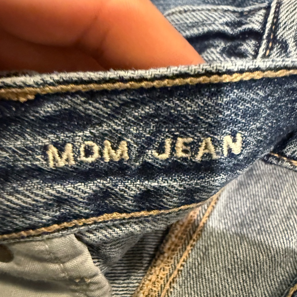 American  Eagle Jeans Womens 20 Blue Regular Mom Jean Distressed Pockets - Picture 4 of 11